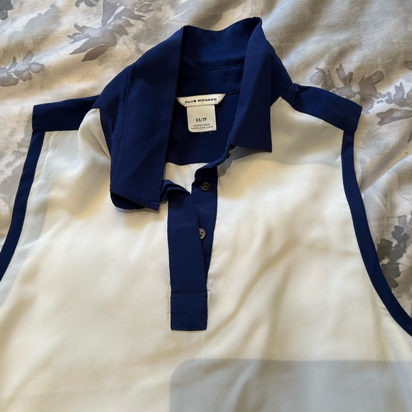 Club Monaco blue & white sleeveless silk shirt - Picture 2 of 7
